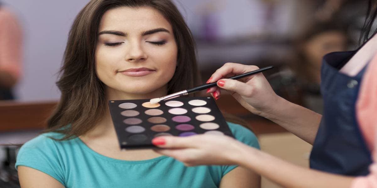 	 How to Choose the Right Makeup Artist - Step-by-Step Process